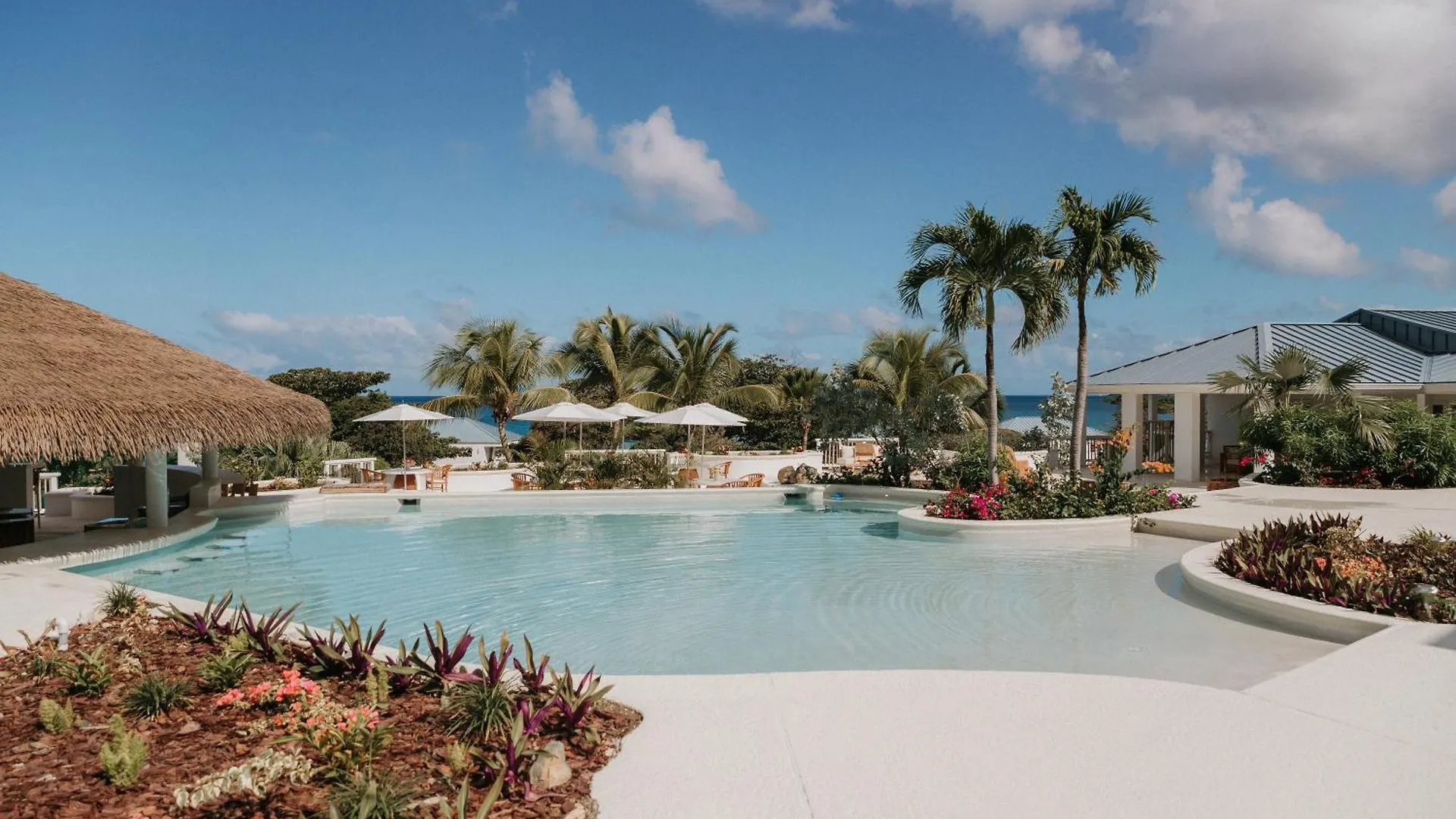 Otel Long Bay Beach Resort Freshwater Pond